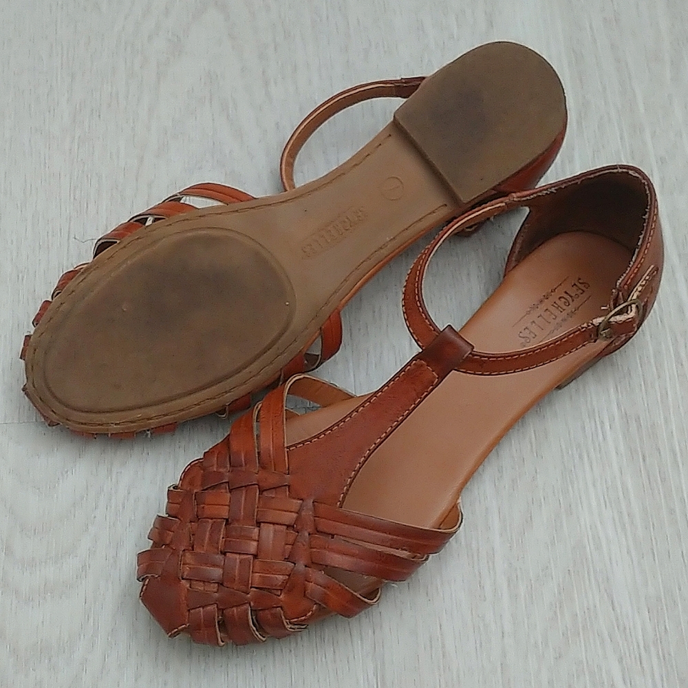 Closed toe flat sandals